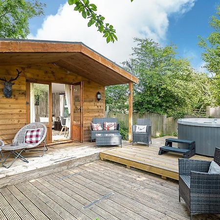 The Log Cabin With Private Hot Tub, Bath Villa Eksteriør billede