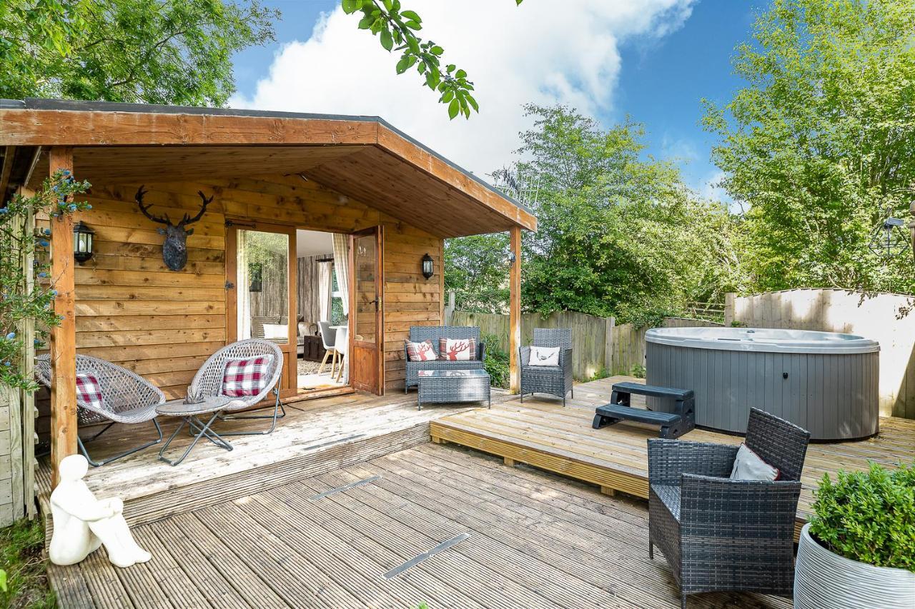 The Log Cabin With Private Hot Tub, Bath Villa Eksteriør billede